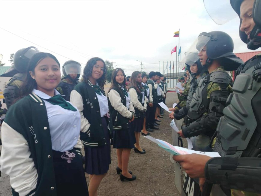 “Mis letras, tu fortaleza”: emotivo proyecto une a estudiantes y militares